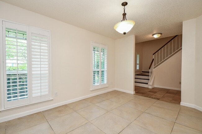 Photo - 3102 Timber View Dr