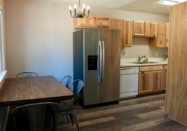 Photo - 1256 Warner St Unidad C