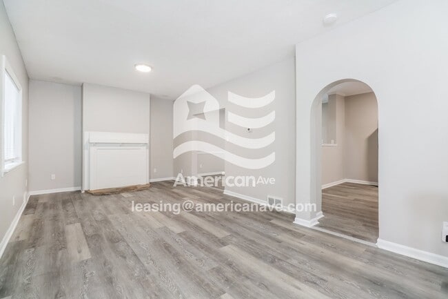 Photo - 1222 Main St