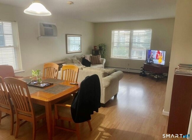 Photo - 243 Jefferson St