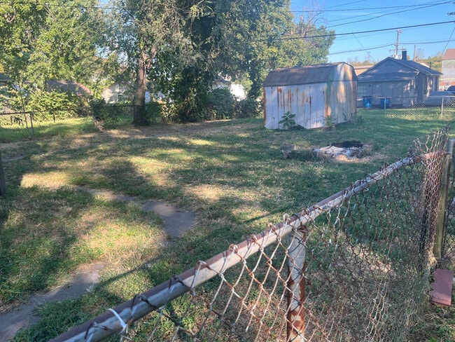 2254 Lee Ave