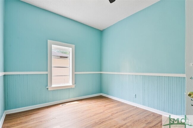 Building Photo - 917 Elliott Ave Rental