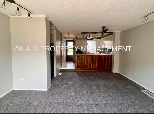 Photo - 8108 Monrovia St