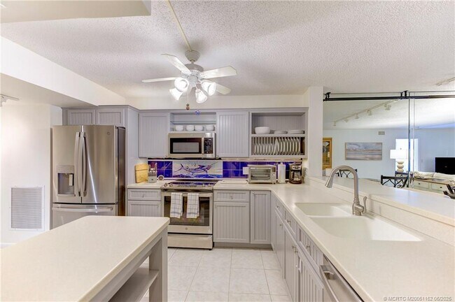 Building Photo - 2571 NE Ocean Blvd Unit 104