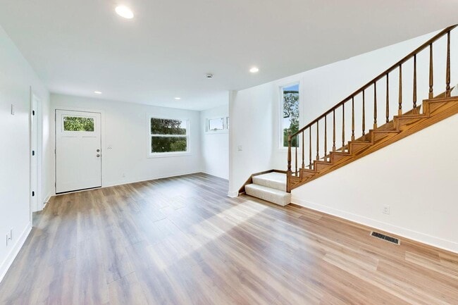 1444 Seminole Rd