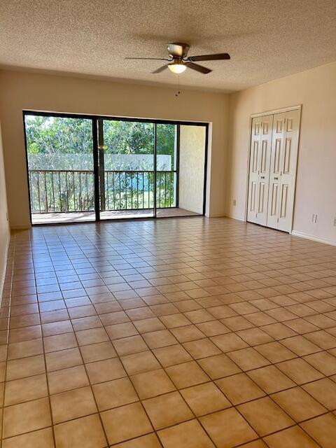 Photo - 200 SE Four Winds Dr Unit 211