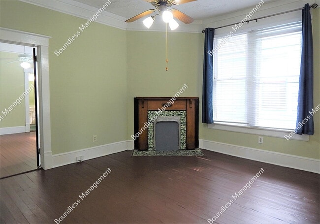 742 Lake Ave NE