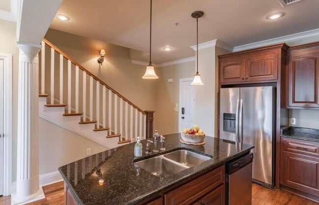 Photo - 445 Providence Main St NW