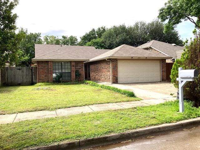 Photo - 2404 Sutton Dr House