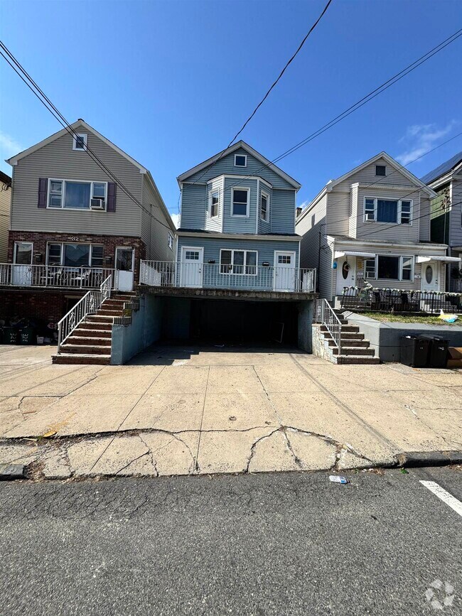 Building Photo - 30 E 49th St Unit 2 Rental