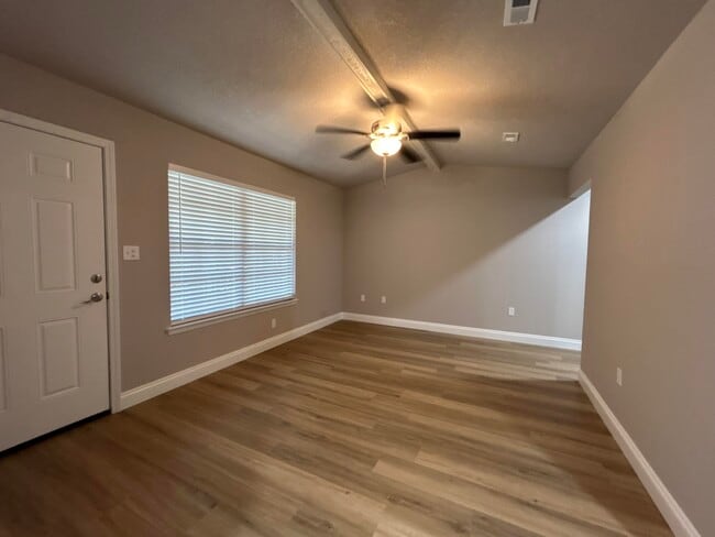 129 Jeff Dr
