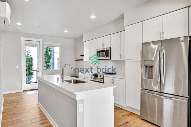 Photo - 2 BED & 2.5 BATH TOWNHOUSE FOR RENT