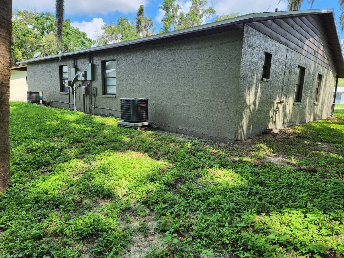 Photo - Move-In Ready 2BR/2BA Home with Modern Updates & Prime Zephyrhills Location!