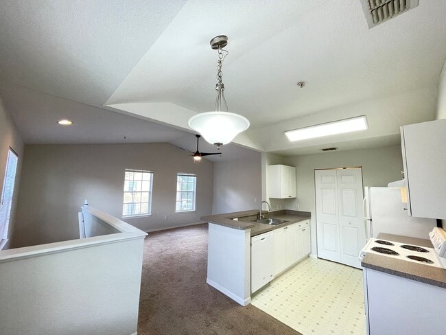 Photo - 1 Bedroom / 1 Bath Condo in Gated Community, Available Now!