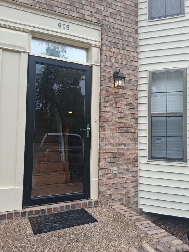 Building Photo - 606 Independence Ct Unit 606