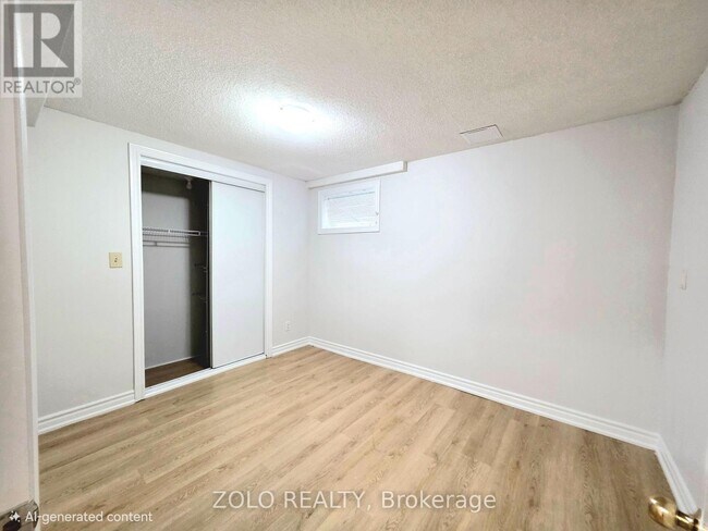Photo - 4233 Greybrook Crescent