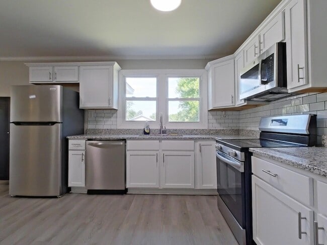 Photo - 215 Fairview St