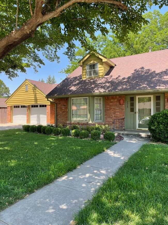 Photo - Large pet friendly home!