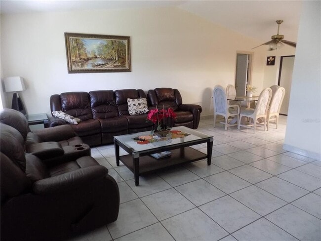 Photo - 342 Millport St NW
