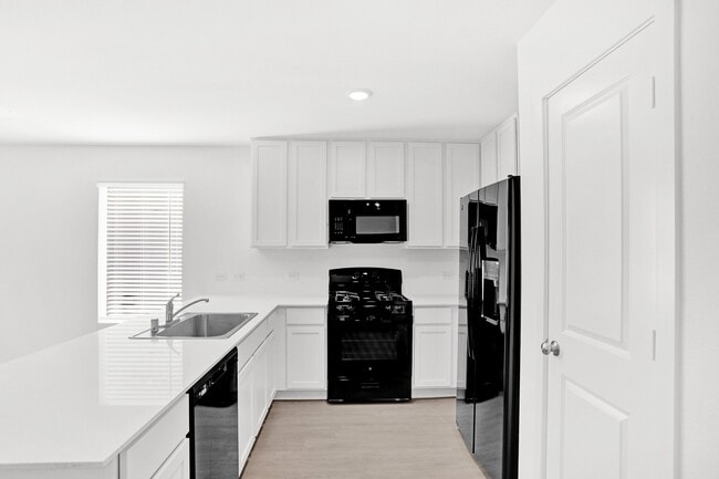 Photo - 1025 Macnab Dr