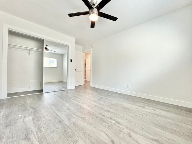 5311 Hermitage Ave.