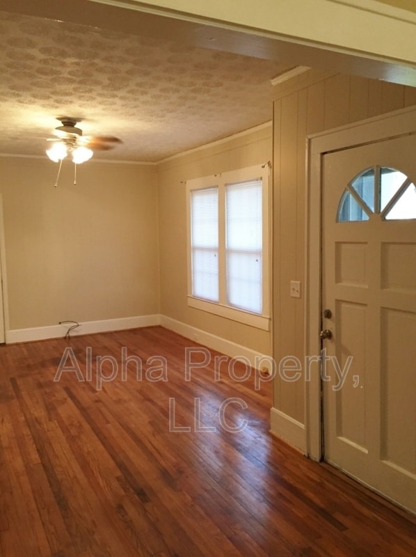Photo - 304 Donnybrook Ave