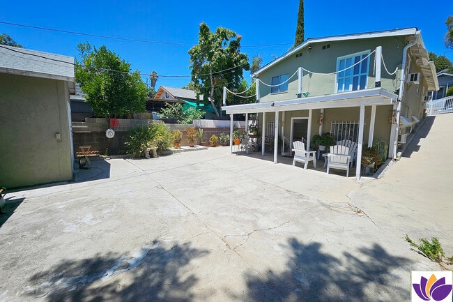 Photo - 1716 Grafton St