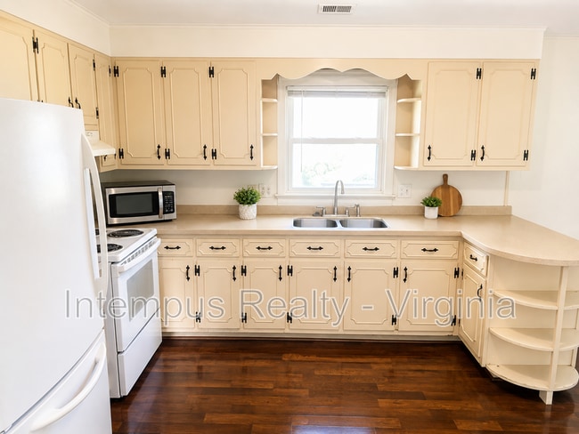 227 Spring Knoll Cir