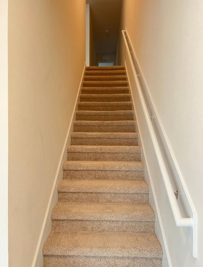 Photo - 131 Pomona Wy