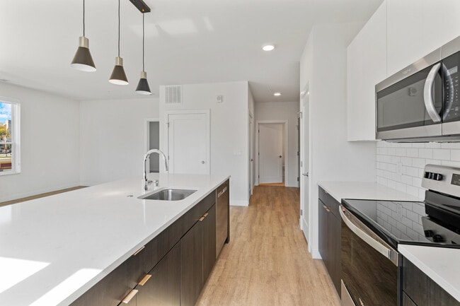 Photo - 5945 6th Ave