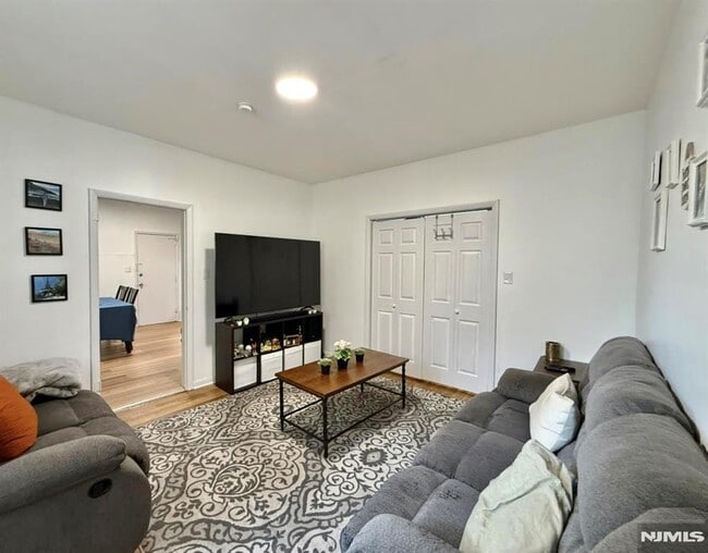 Photo - 616 Frank E Rodgers Blvd N