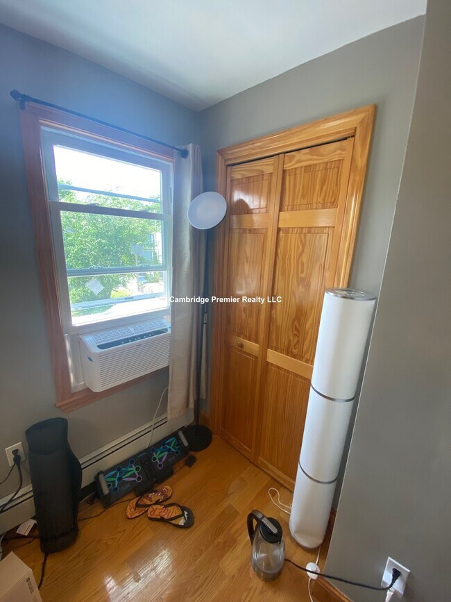 Photo - 177 Windsor St Unit 2