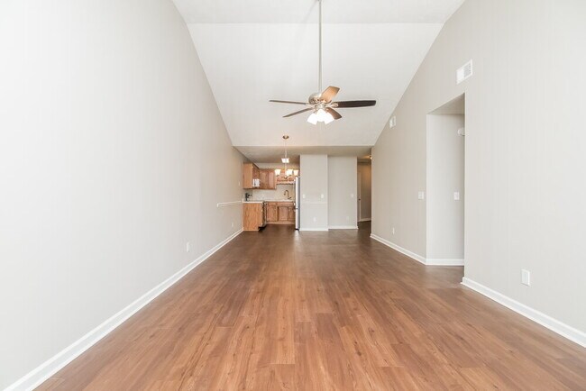 Photo - 603 Freedom Ct