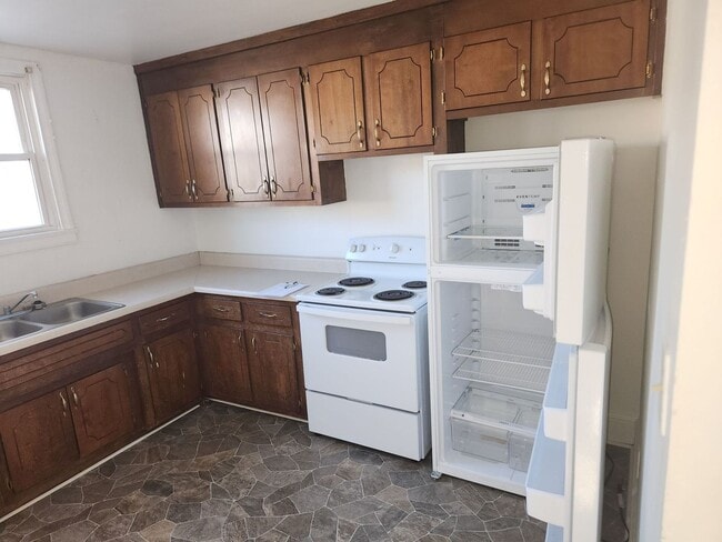 Photo - 1 Bedroom, 1 Bathroom Quadplex in Petersburg just off of Rt. 460