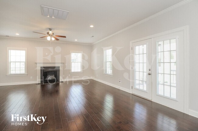 127 Phoenix Ct