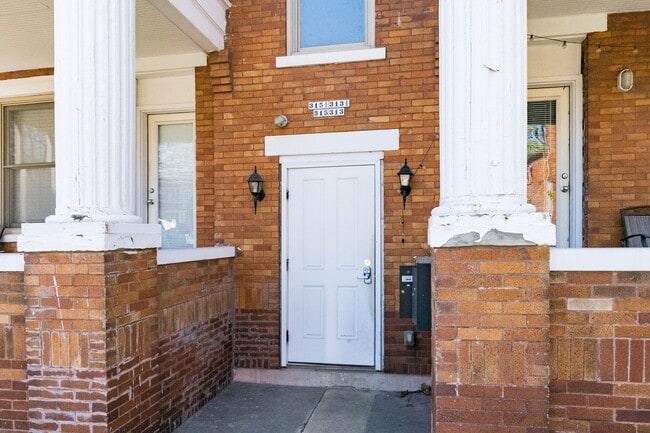 Photo - 313-315 Chittenden Ave Unit A