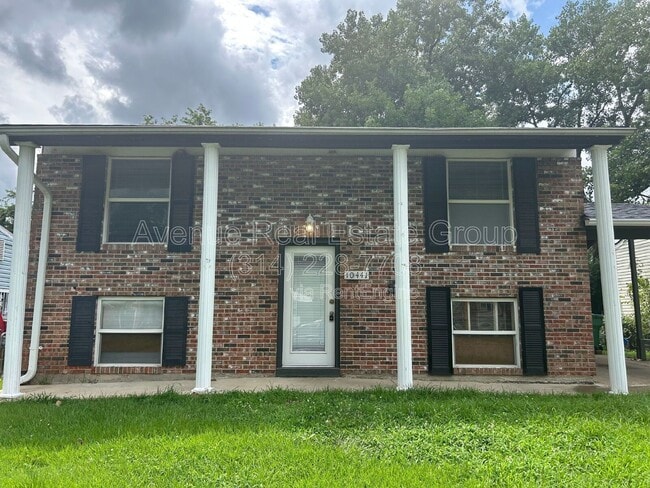 Building Photo - 10441 Prince Dr