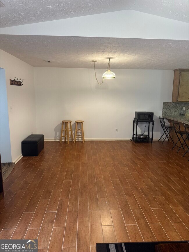 Photo - 255 Monmouth Dr