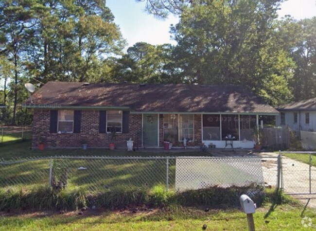 Building Photo - Moss Point 3 Bedroom Rental