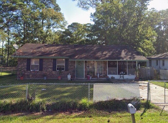 Moss Point 3 Bedroom - Moss Point 3 Bedroom House