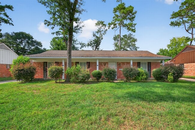 Building Photo - 10218 Oak Point Dr Rental