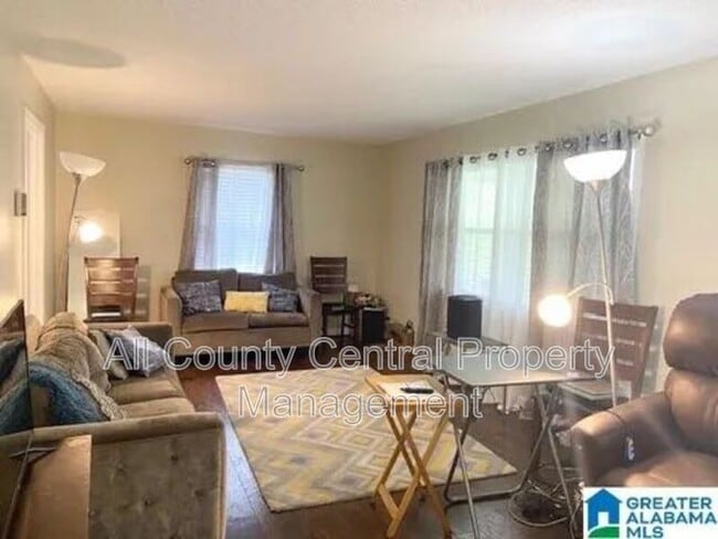 Photo - 1444 31st St N