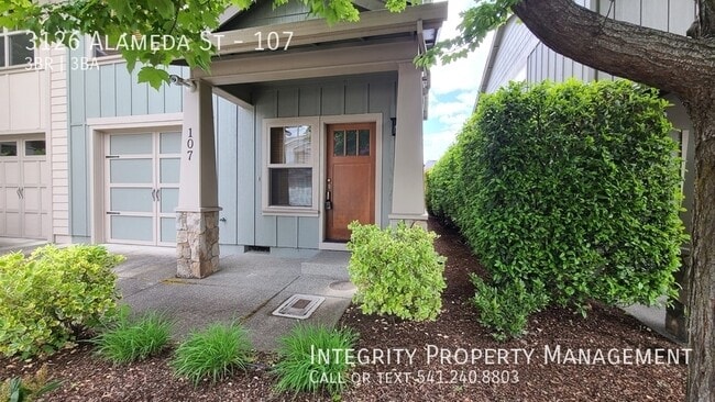 Photo - 3126 Alameda St