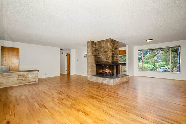 Photo - 2118 N 145th St