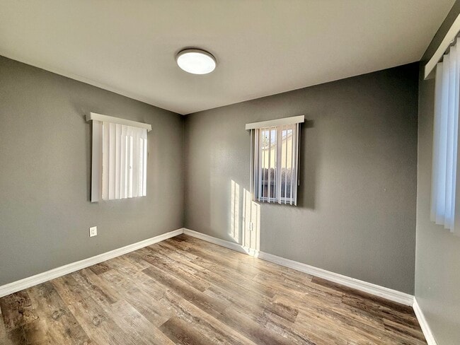 Photo - 4041-43 National Ave Unit 4041