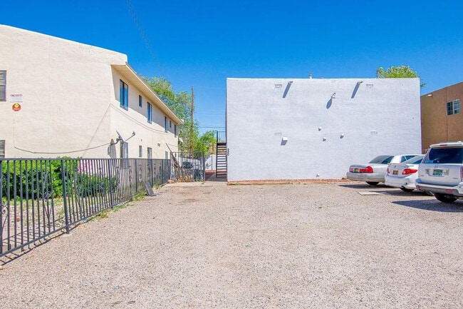 Building Photo - 520 Tennessee St NE Rental