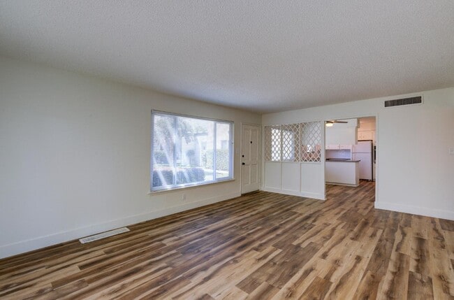 Photo - 5085 N Roosevelt Ave Unit 3