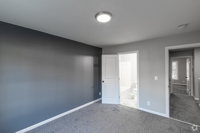 2BR, 2.5BA - Badroom