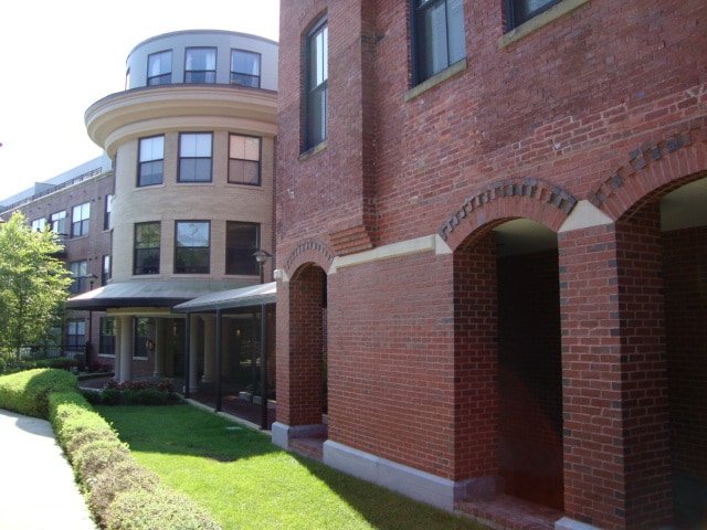 Building Photo - 110 Cypress St Unit 301