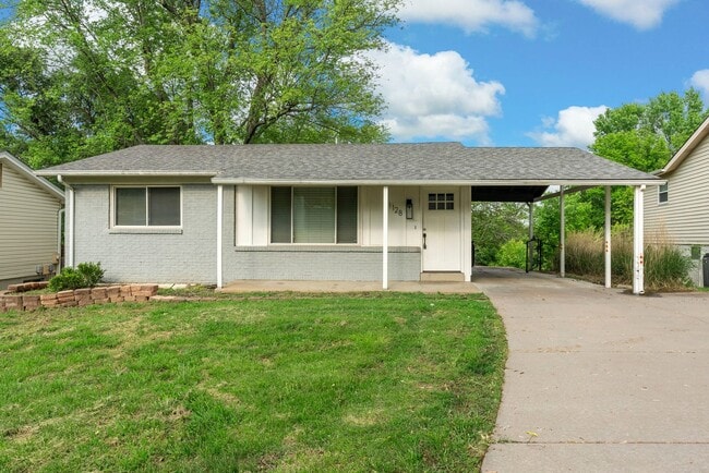 Photo - 1128 Saratoga Dr House